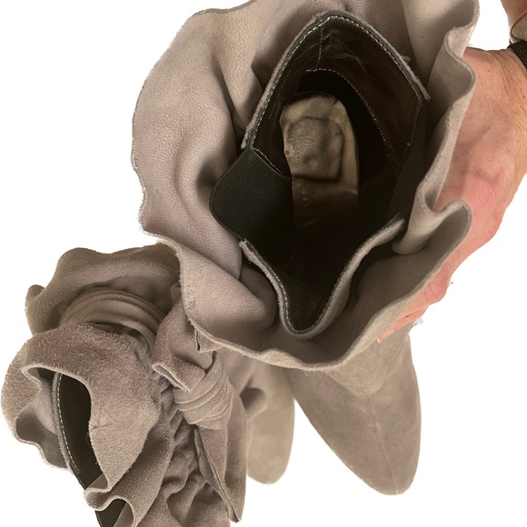 Bourne Nordstrom ‘Elle’ ankle boot with accent bow.  Color Smoke; EU 41; US 10.5 - Picture 7 of 16